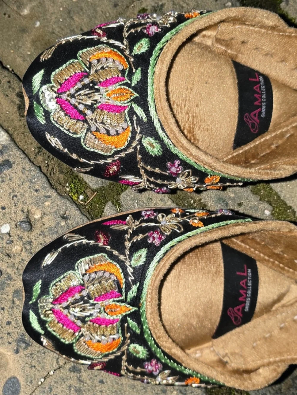 Amal Collection Floral Embroidered Black Khussa Flats - Picture 5 of 10
